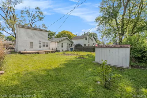 Exterior - 8233 Meadow Ave, Warren, MI 48089 photo 2 of 3