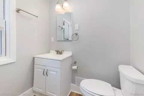 Bath - 8233 Meadow Ave, Warren, MI 48089 photo 1 of 1