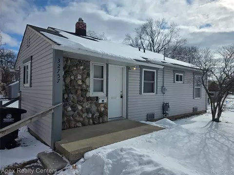 32757 Missaukee Ct, Westland, MI 48186