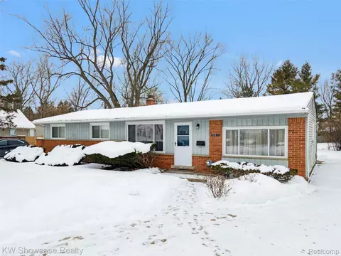30815 Everett St, Southfield, MI 48076
