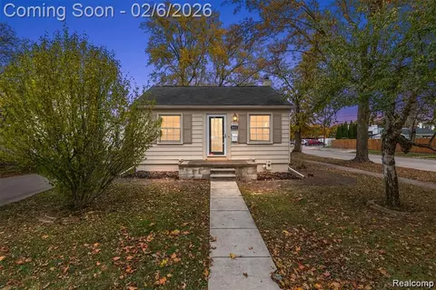 3855 Ziegler St, Dearborn, MI 48124