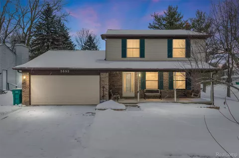 5695 Caren Dr, Ypsilanti, MI 48197