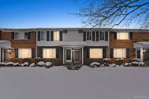 1133 Tienken Ct, Rochester Hills, MI 48306