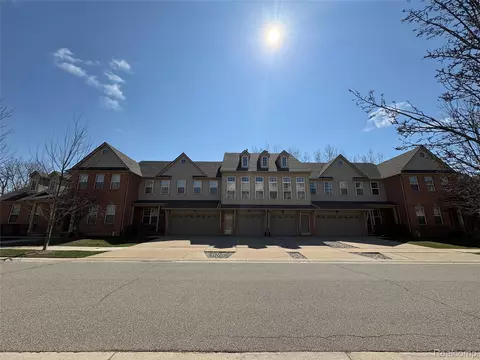56696 Long Island Dr, Shelby Township, MI 48316