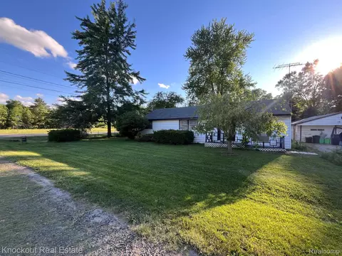 7151 Estrelle Ave, Mount Morris, MI 48458