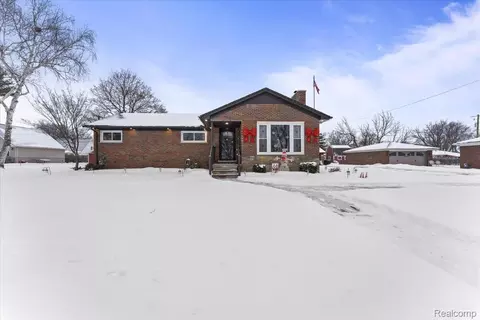 28336 Sheeks Blvd N, Flat Rock, MI 48134