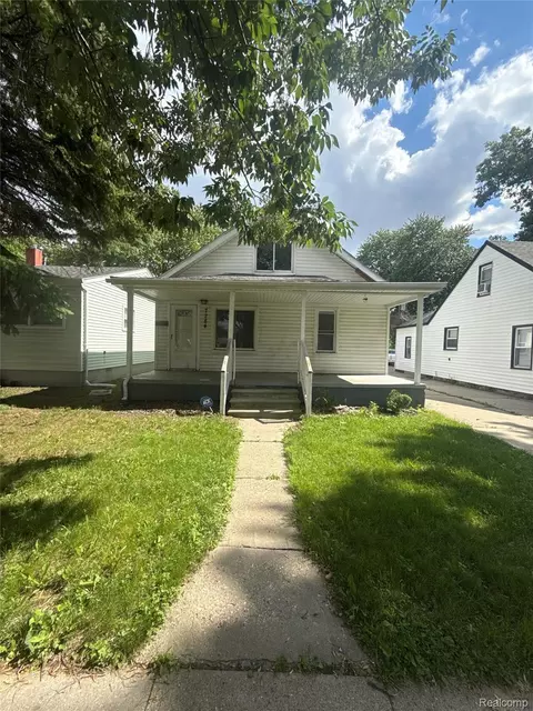 7284 Orchard Ave, Warren, MI 48091