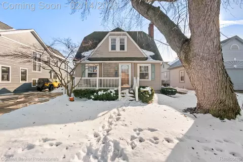 857 Palmer St, Plymouth, MI 48170
