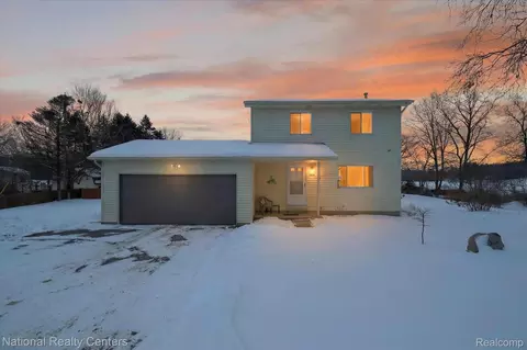 4315 Gale Dr, Genoa, MI 48843