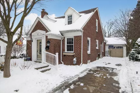 3 Adams Ln, Dearborn, MI 48120