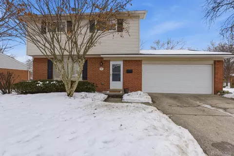30241 Stockton Ave, Farmington Hills, MI 48336