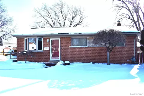 31181 Block St, Garden City, MI 48135