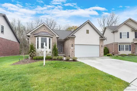 11516 Pheasant Cir, Taylor, MI 48180