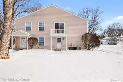 1472 Hunters Ridge Ct, Davison, MI 48423