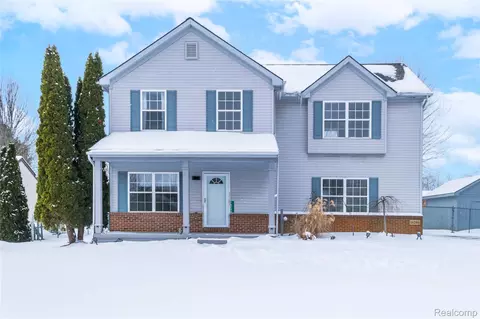 16248 Orchard Trl, Fenton, MI 48451