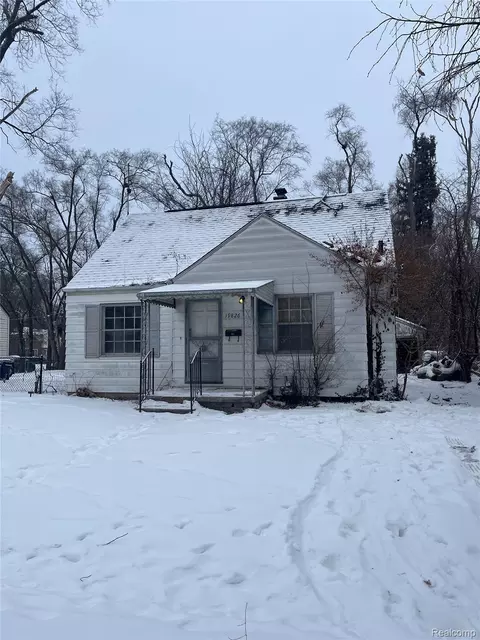 19826 Lyndon St, Detroit, MI 48223