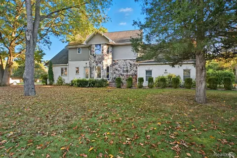 3590 Habitat Trl, Pinckney, MI 48169