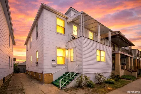 3017 Jacob St, Hamtramck, MI 48212