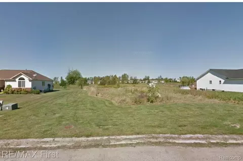 39 Deer Park, Capac, MI 48014