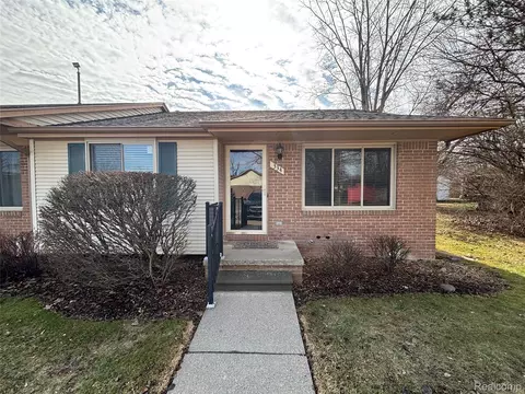 334 Fairgrove St, Romeo, MI 48065