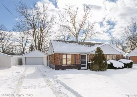 2340 Rollins St, Grand Blanc, MI 48439