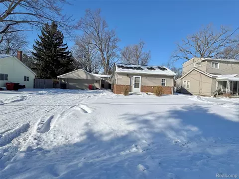 20917 Delaware St, Southfield, MI 48033
