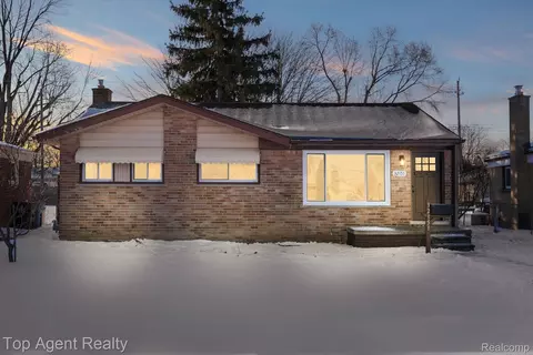 32151 Grandview Ave, Westland, MI 48186