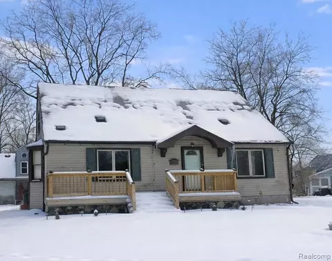 25430 22 Mile Rd, Chesterfield, MI 48051