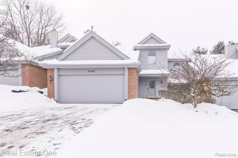 5007 Timberway Trl, Independence, MI 48346