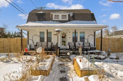11132 Delano St, Romulus, MI 48174