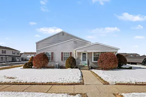 28299 Raleigh Crescent Dr, Chesterfield, MI 48051