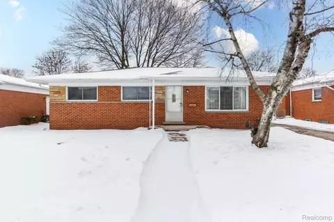 29327 Orvylle Dr, Warren, MI 48092