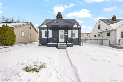 6244 Kendal St, Dearborn, MI 48126