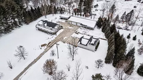 6189 Willits Rd, Fostoria, MI 48435