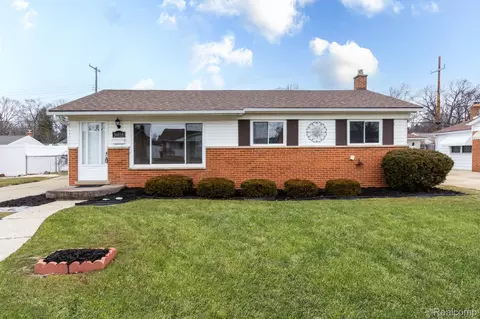 36034 Rolf St, Westland, MI 48186