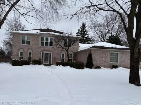 425 Cypress Rd, Rochester Hills, MI 48309