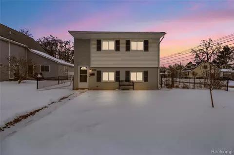 135 Gerald Ave, Clawson, MI 48017