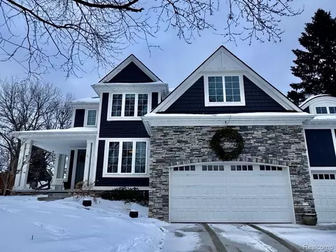 420 Bennett St, Milford, MI 48381
