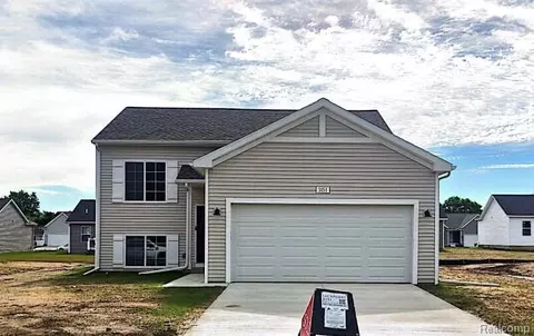 3151 Wild Orchid Ln, Burton, MI 48519