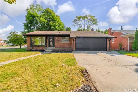 27407 Buckingham St, Livonia, MI 48154