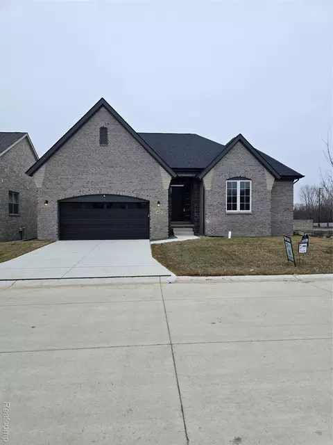 4172 Blossom Dr, Sterling Heights, MI 48314