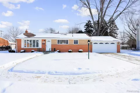 36610 Tessens Dr, Clinton Township, MI 48035