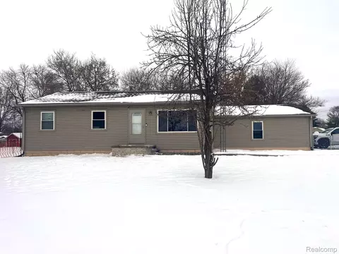 899 Oak St, Lennon, MI 48449