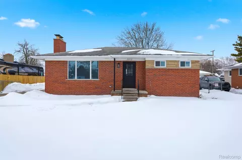 20512 Lawndale St, Saint Clair Shores, MI 48080