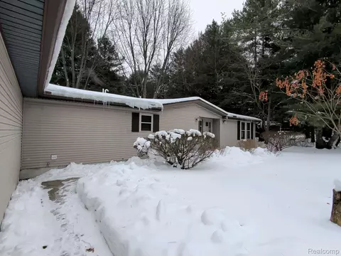10342 Shore Dr, Williamsburg, MI 49690