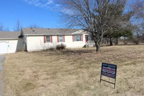 26 W Barnes Rd, Watertown, MI 48435