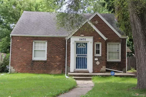 11470 E Lakepointe St E, Detroit, MI 48224