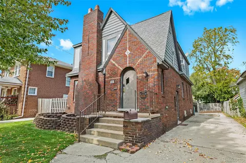 604 W Hudson Ave, Royal Oak, MI 48067