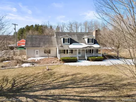 3735 Stanley Rd, Oregon, MI 48446