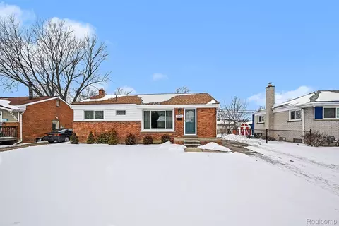 33422 Florence St, Garden City, MI 48135